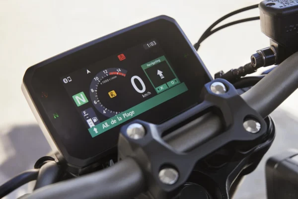 màn hình TFT trên CB650R 2026