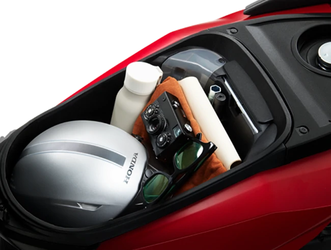 khoang chứa đồ rộng rãi trên vario 160