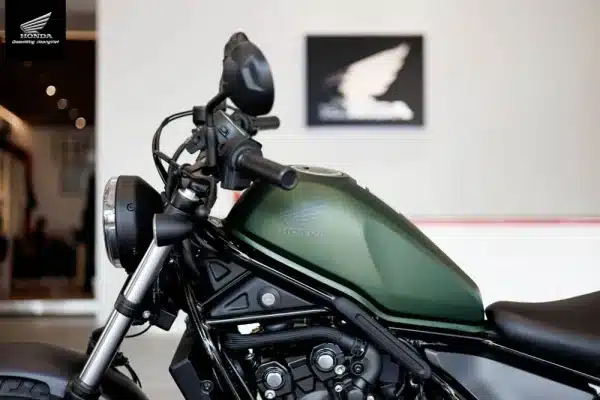 Honda Rebel 500 bình xăng 11,2 lít