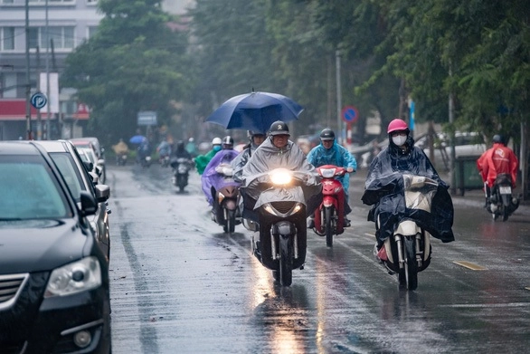 Lái xe an toàn trong mùa mưa lớn