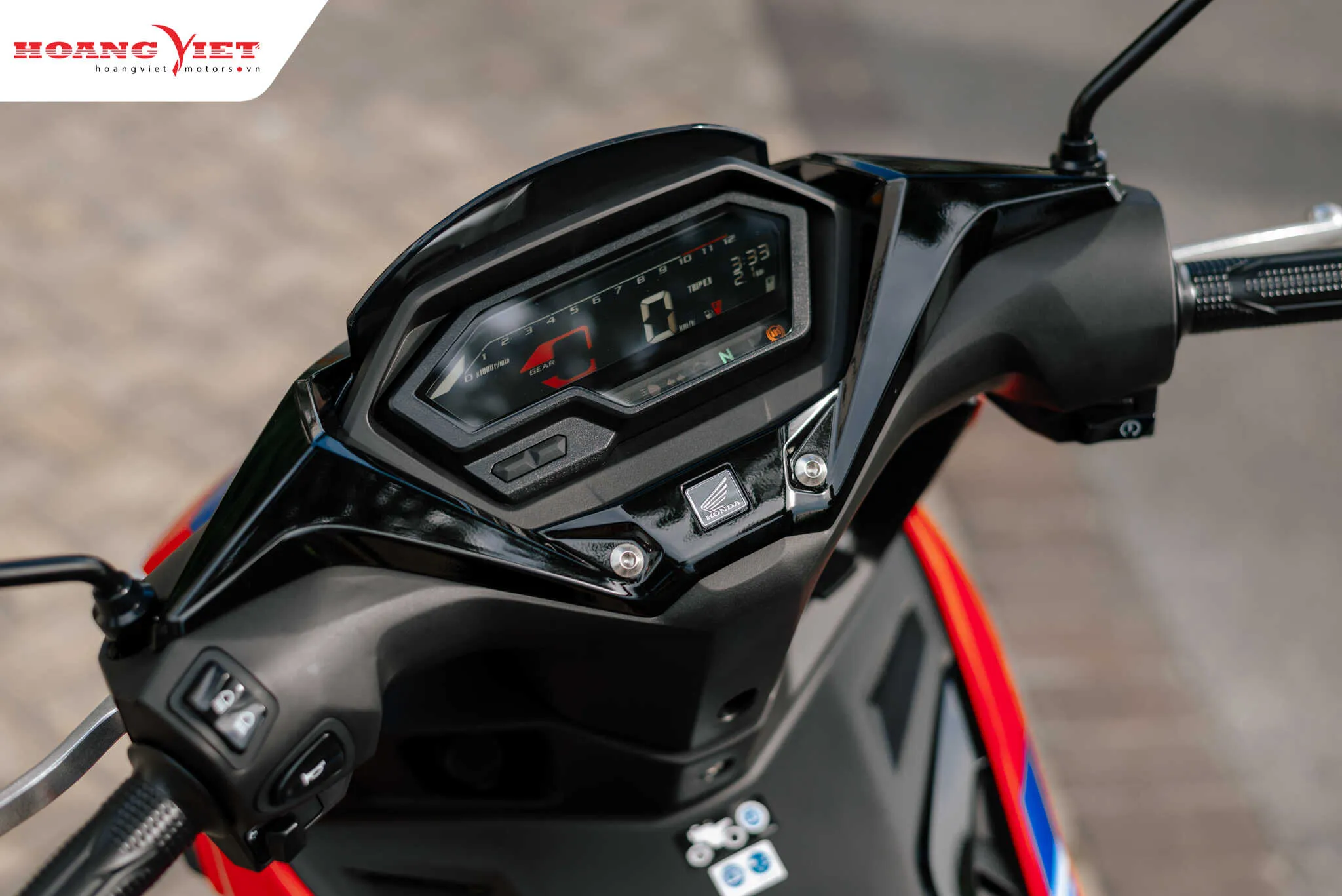 Mặt đồng hồ âm bản hiển thị sắc nét trên Honda Winner X
