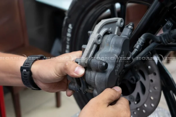 bố thắng xe máy bị mòn dấu hiệu nhận biết