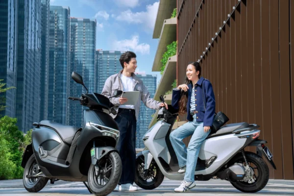 đổi pin Honda CUV e: tại Honda e:Swap BATTERY STATION