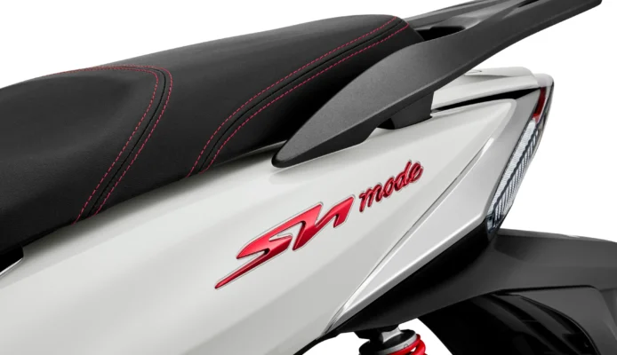 logo 3D nổi bật trên sh mode 2027