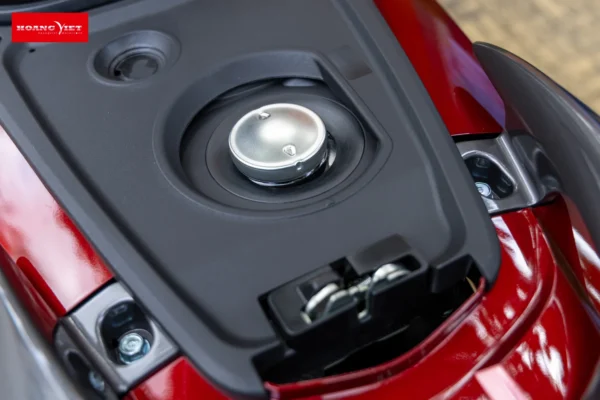 hướng dẫn mở nắp bình xăng xe honda vision 2026